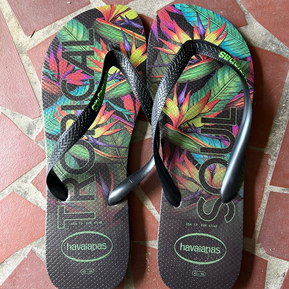 Havanaiana men’s tropical print flip flop size 13